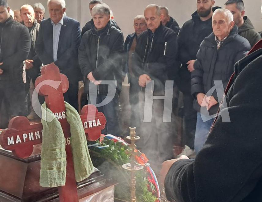 ТРНОВО, 4. АПРИЛА /СРНА/ - У Цркви Светог великомученика Георгија у Трнову данас је служено опијело Маринку Бјелици, оцу троје погинулих бораца Војске Републике Српске, који је преминуо у 80. години након дуге и тешке болести.