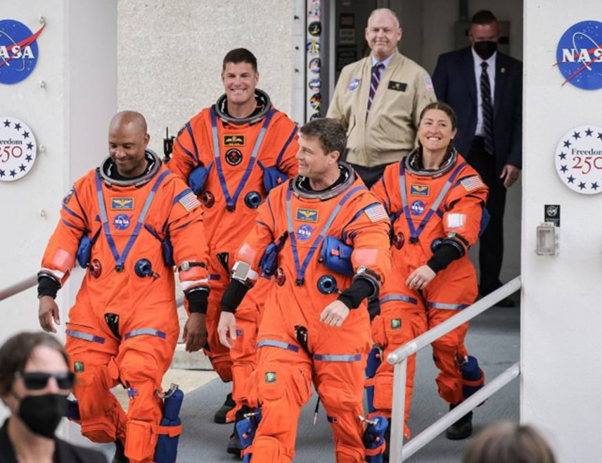 ВАШИНГTОН, 5. АПРИЛА /СРНА/ - Америчка свемирска агенција НАСА саопштила је да је задовољна досадашњим током мисије "Артемис два" и напретком летјелице "Орион" очекујући да сутра стигне до тамне стране Мјесеца, чиме ће четворо астронаута, троје из САД и један из Канаде, отићи даље од Земље него било који људи до сада.