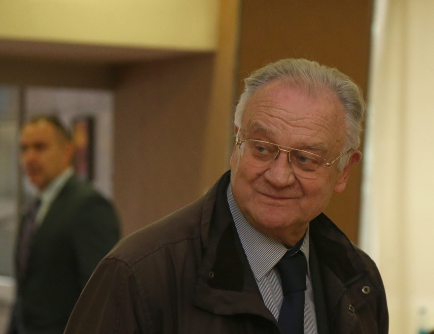 ПАЛЕ, 7. АПРИЛА /СРНА/ - Некадашњи предсједник Народне скупштине Републике Српске Драган Калинић честитао је Новинској агенцији Републике Српске - СРНА крсну славу Благовијести, истичући да је СРНА била и остала на бранику Српске.