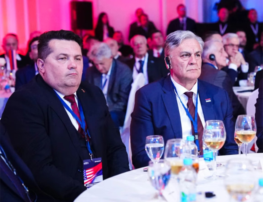 БАЊАЛУКА, 7. АПРИЛА /СРНА/ - Предсједник Народне скупштине Републике Српске Ненад Стевандић истакао је да Република Српска чува стабилност и безбједност стабилним и коректним односима према Русији и Сједињеним Државама.