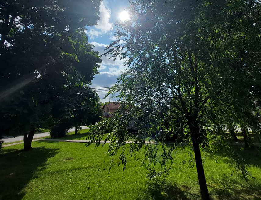 САРАЈЕВО, 8. АПРИЛА /СРНА/ - У Републици Српској и Федерацији БиХ /ФБиХ/ сутра ће преовладавати сунчано вријеме уз малу до умјерену облачност.