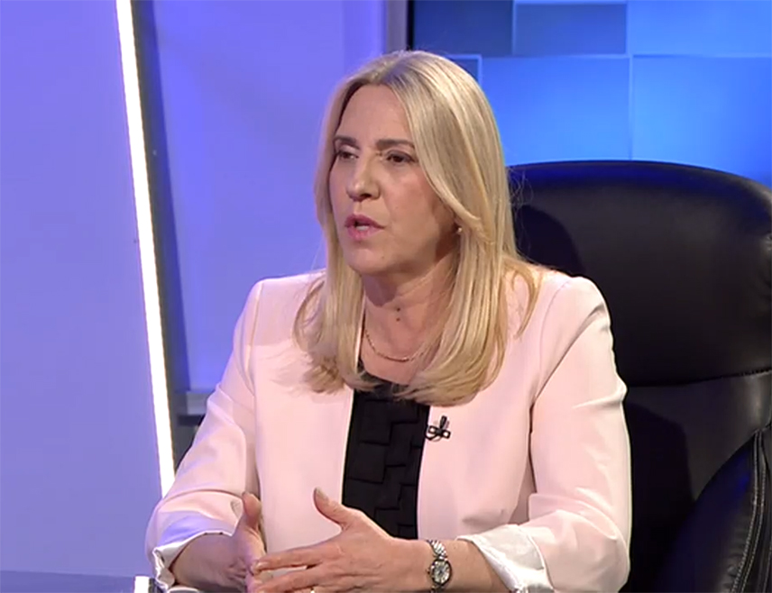 БАЊАЛУКА, 8. АПРИЛА /СРНА/ - Српски члан Предсједништва БиХ Жељка Цвијановић изјавила је да Кристијан Шмит дефинитивно одлази из БиХ, те истакла да је пропаганда да ће на његово мјесто доћи неко из Велике Британије.