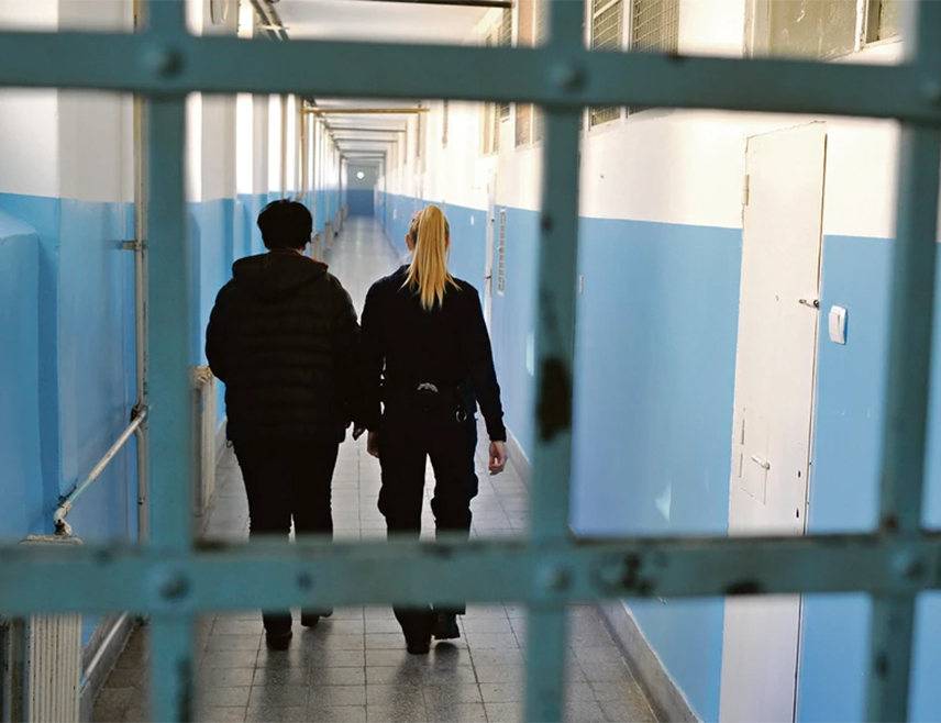 БАЊАЛУКА, 9. АПРИЛА /СРНА/ - Иза решетака у Републици Српској налази се 16 жена, од којих најмлађа има 25, а најстарија 67 година, кажу у Министарству правде.