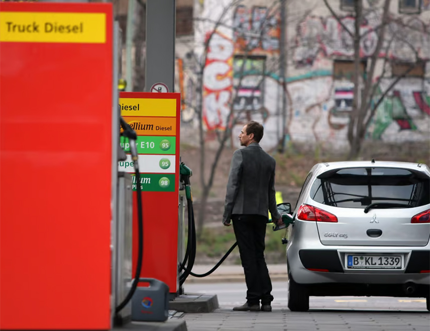 БЕРЛИН, 9. АПРИЛА /СРНА/ - Цијене бензина у Њемачкој порасле су далеко више него у другим земљама ЕУ, показују најновији подаци Европске комисије.