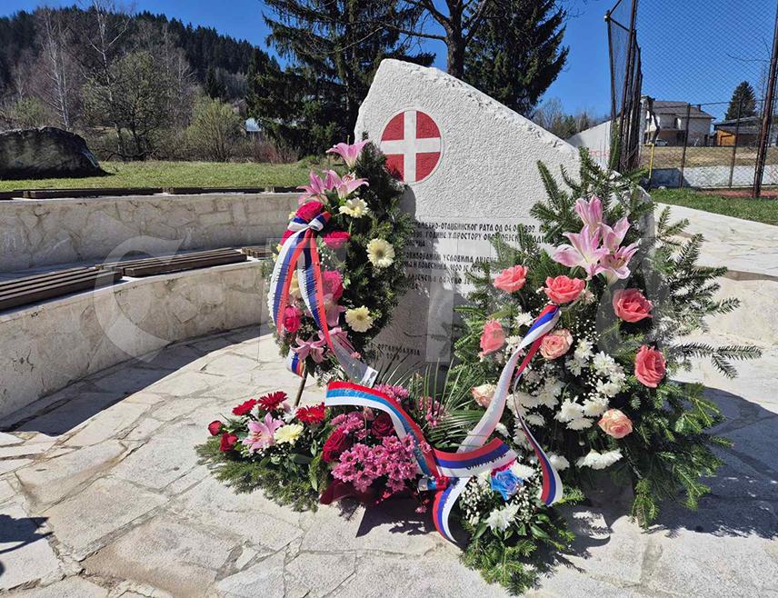 ПАЛЕ, 9. АПРИЛА /СРНА/ - На Палама су данас обиљежене 34 године од формирања и почетка рада Војне болнице "Коран", након што су из Сарајева протјерани љекари српске националности.