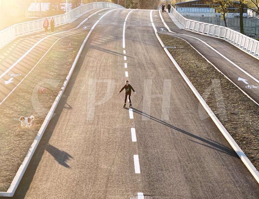 БАЊАЛУКА, 9. АПРИЛА /СРНА/ - Предсједник Владе Републике Српске Саво Минић рекао је да је завршетком моста у Чесми, који ће данас бити отворен и у функцији, још једном потврђена опредијељеност Владе Српске да улаже у кључну инфраструктуру и развој највећег града Српске.