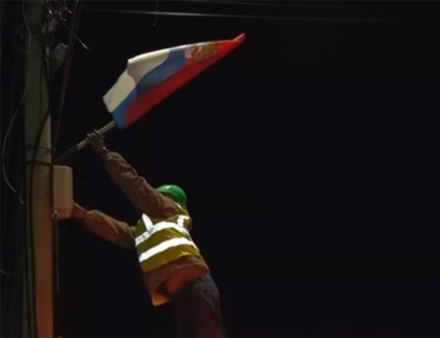 ГРАЧАНИЦА, 9. АПРИЛА /СРНА/ - Српска листа саопштила је да уклањање српских застава у Грачаници и осталим срединама на Косову и Метохији гдје живе Срби представља директно кршење основних људских права српског народа, укључујући право на слободу изражавања, очување и јавно испољавање националног идентитета, због чега захтијева хитну реакцију међународне заједнице.