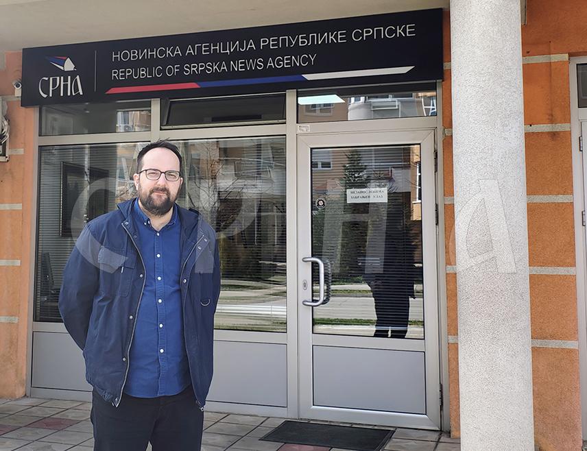 ИСТОЧНО САРАЈЕВО, 11. АПРИЛА /СРНА/ - Новинска агенција Републике Српске - СРНА  заслужује не само медијску, него и пажњу стручне јавности због свог значаја који има не само у информативном, него и у ширем јавном, друштвеном и међународном контексту, изјавио је професор доктор Вук Вучетић.