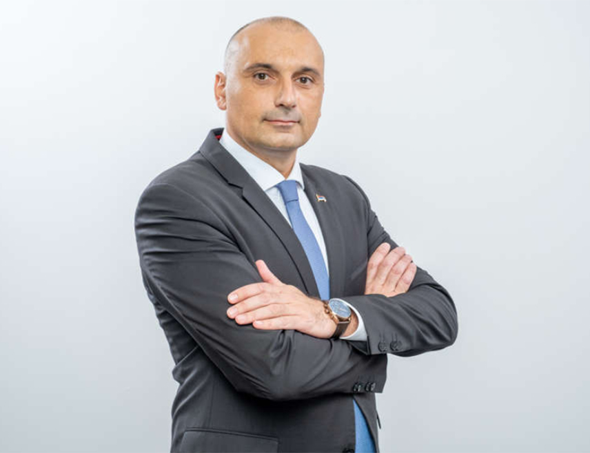 КОЗАРСКА ДУБИЦА, 10. АПРИЛА /СРНА/ - Предсједник НПС-а Дарко Бањац сматра да су предстојећи избори у Мађарској од великог значаја и да је важно да побиједи Виктор Орбан и његова странка Фидес како не би сачувале хришћанске вриједности и национална држава.