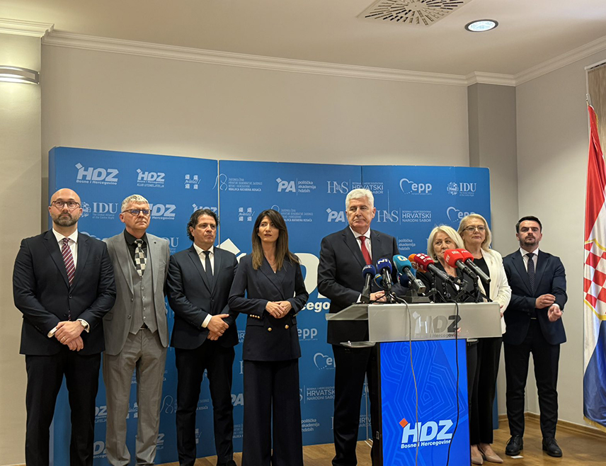 МОСTАР, 13. АПРИЛ / СРНА/ - Даријана Филиповић биће кандидат ХДЗ-а БиХ за хрватског члана Предсједништва БиХ на предстојећим општим изборима, изјавио је данас лидер ХДЗ-а БиХ Драган Човић.