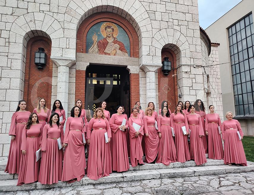 САРАЈЕВО, 13. АПРИЛА /СРНА/ - Српско пјевачко друштво "Слога" одржало је вечерас васкршњи концерт у Храму Преображења Господњег у сарајевском насељу Пофалићи.