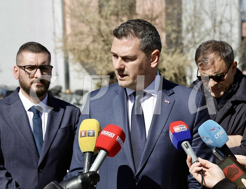 BANJA LUKA, APRIL 16 /SRNA/ – The War Veterans Organisation of Republika Srpska /BORS/ has filed criminal complaints against the organisers of an event in Tuzla, as it was announced with a poster featuring the image of convicted war criminal Sakib Mahmuljin, Branko Grahovac, deputy chairman of the Committee for Families of Fallen and Captured Soldiers within BORS, told SRNA.