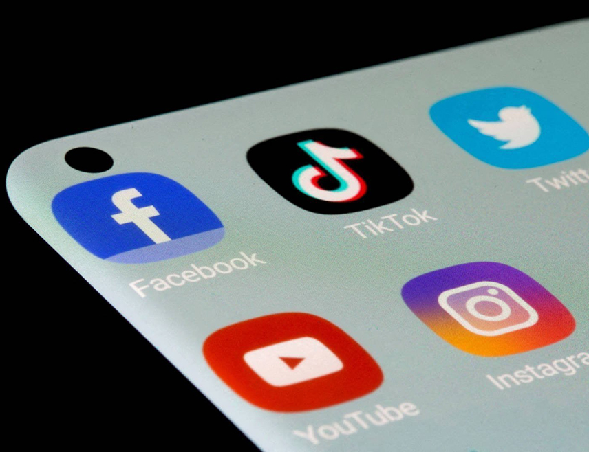 НИКОЗИЈА, 16. АПРИЛА /СРНА - РИА Новости/ - Кипар ће забранити лицима млађим од 15 година да отварају или користе постојеће налоге на друштвеним мрежама, изјавио је кипарски предсједник Никос Христодулидес.