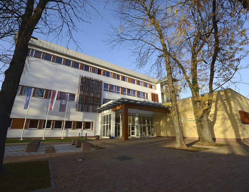 БАЊАЛУКА, 16. АПРИЛА /СРНА/ - Најављени долазак Његове светости патријарха српског Порфирија на бањалучки Универзитет представља изузетну част за академску заједницу, али и прилику да млади чују ријечи подршке, мудрости и охрабрења, саопштено је из Универзитета у Бањалуци.