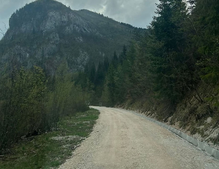 ИСТОЧНО СТАРИ ГРАД, 17. АПРИЛА /СРНА/ - Изградња бициклистичке стазе од Пала до Сарајева је завршена, а њено отварање планирано је након техничког пријема, изјавио је Срни замјеник начелника општине Источни Стари Град Његош Плакаловић.