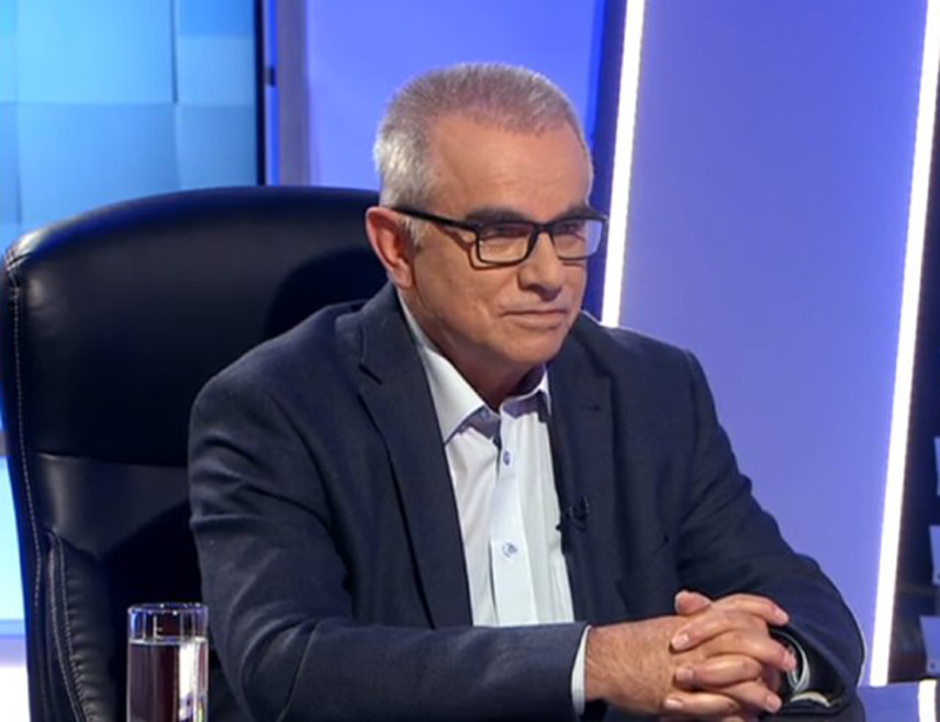 БАЊАЛУКА, 17. АПРИЛА /СРНА/ - Оно што су радили и раде седам судија Уставног суда БиХ нема везе са правом, правним образовањем, резултатима рада, а поготово са "високим моралним квалитетима", истакао је правник Славко Митровић.