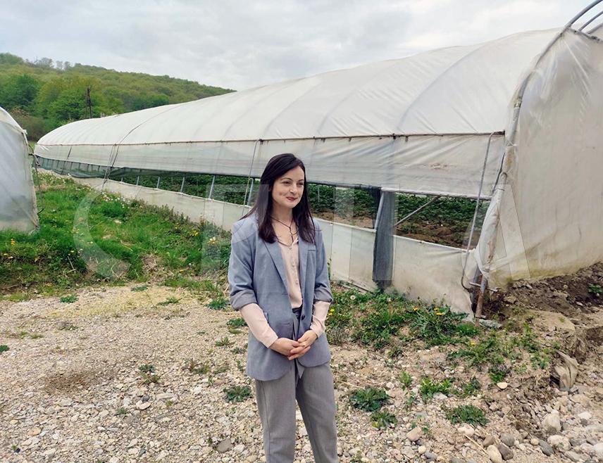 БРАТУНАЦ, 17. АПРИЛА /СРНА/ - У газдинству "Расадник Нешковић" у Побрђу код Братунца данас су представљени резултати пројекта "Аутохтоне сорте Подриња-чувари традиције, укуса и биодиверзитета".