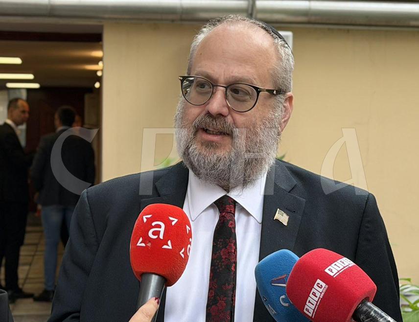 BELGRADE, APRIL 17 /SRNA/ – The US President's Special Envoy to Monitor and Combating Antisemitism Yehuda Kaploun, says it is extremely important to convey to people around the world the truth about the crimes committed in Jasenovac against Serbs, Jews, and Roma, stressing that nothing similar must ever be allowed to happen again.