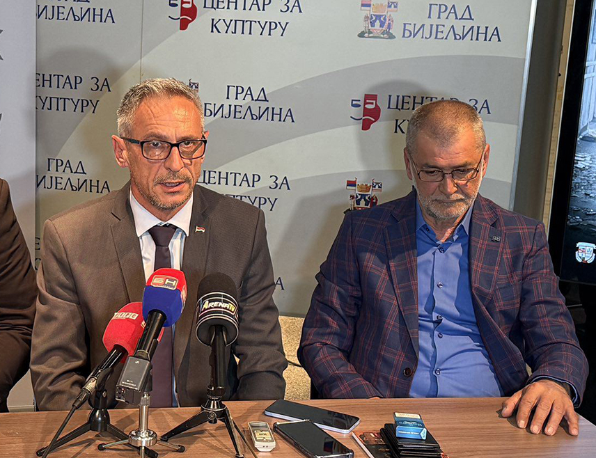 БИЈЕЉИНА, 17. АПРИЛА /СРНА/ - Доктор Миодраг Лазић био је велики човјек, Србин, патриота, љекар и српски народ треба да буде поносан што га је имао, рекао је вечерас министар рада и борачко-инвалидске заштите Републике Српске Радан Остојић.