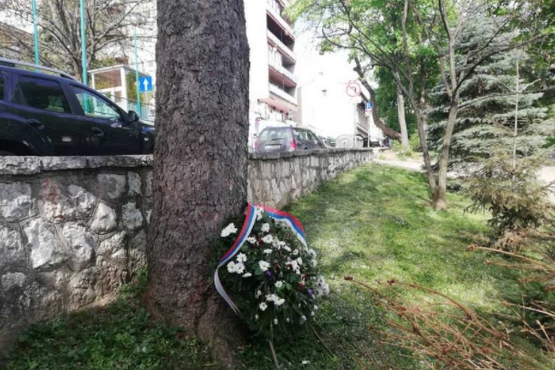 Организација породица заробљених и погинулих бораца и несталих цивила Источно Сарајево, која ће у сриједу, 22. априла, обиљежити Дан несталих Срба Сарајевско-романијске регије, подсјећа да је убиство осам војника бивше ЈНА 22. априла 1992. године, познатије као предмет "Велики парк", односно "Транспортер", само један у низу од многобројних трагичних страдања Срба у Сарајеву