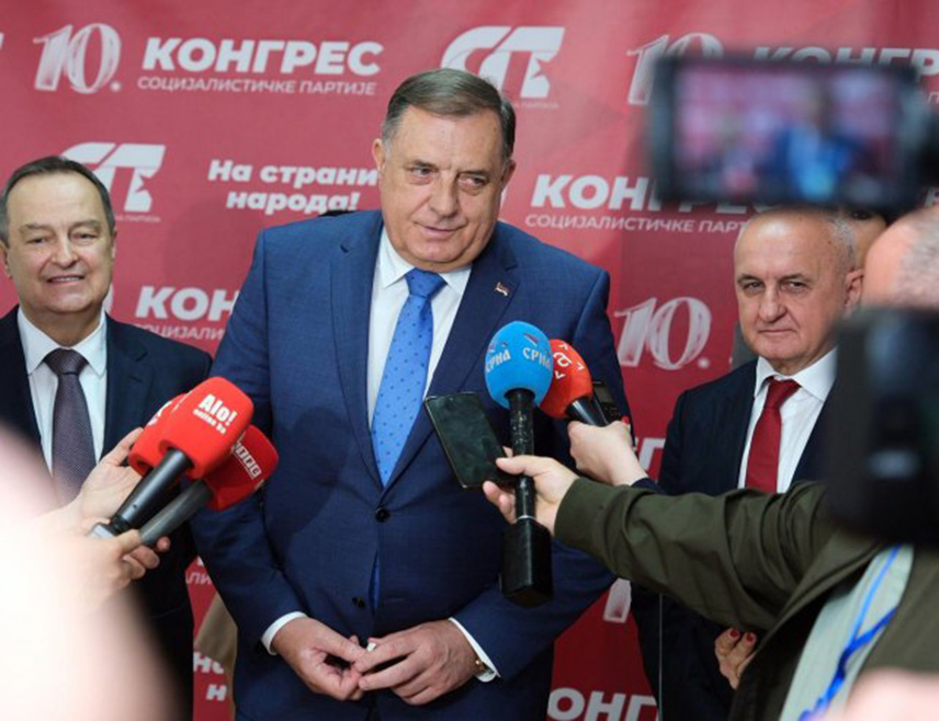 ЛАКТАШИ, 18. АПРИЛА /СРНА/ - Предсједник СНСД-а Милорад Додик рекао је данас да владајуће странке у Републици Српској остају у коалицији и да ће остварити убједљиву побједу на овогодишњим општим изборима.