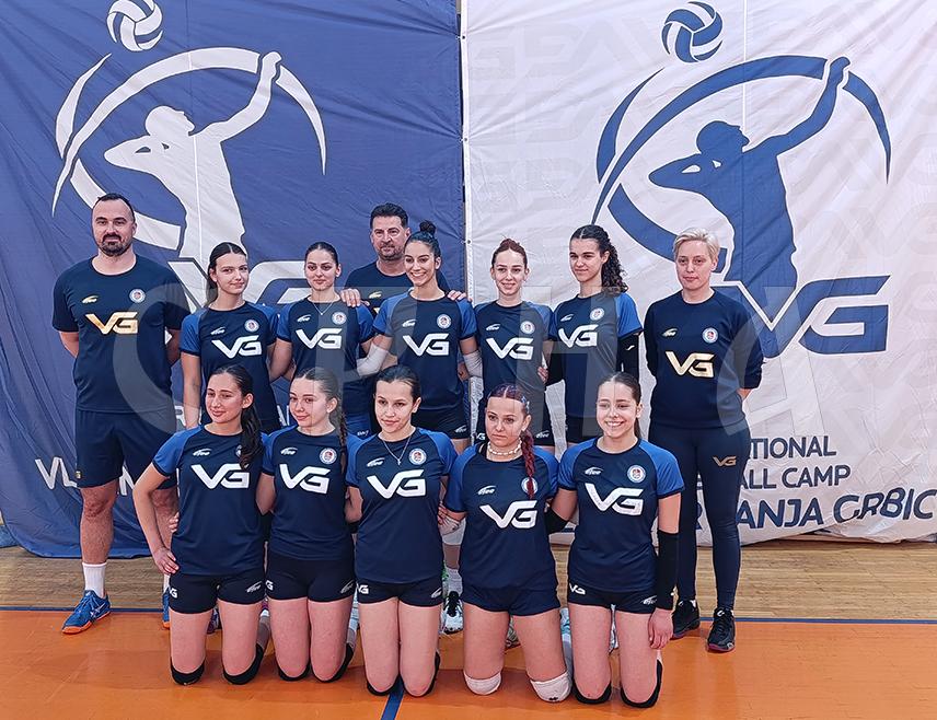 МРКОЊИЋ ГРАД, 18. АПРИЛА /СРНА/ - У Мркоњић Граду је данас одиграним утакмицама, те додјелом захвалница и награда завршен шестодневни Интернационални одбојкашки камп Владимир Вања Грбић, који је окупио 108 учесника из Републике Српске, ФБиХ и Србије.