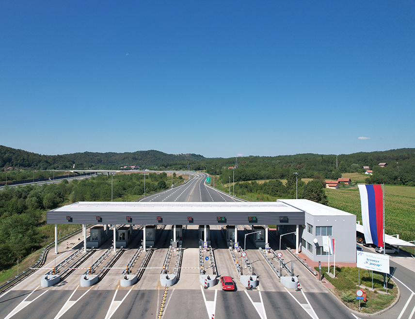 БАЊАЛУКА, 19. АПРИЛА /СРНА/ - На дионицама ауто-путева у Републици Српској данас неће бити наплаћивана путарина аутобусима који превозе путнике до Спомен-подручја Доња Градина, гдје ће бити обиљежен Дан сјећања на жртве усташког злочина - геноцида у НДХ, одлучила је управа предузећа "Аутопутеви Републике Српске".