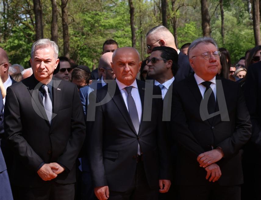 DONJA GRADINA, APRIL 19 /SRNA/ - The Minister of Energy and Mining of Republika Srpska, Petar Đokić, told SRNA in Donja Gradina that it is a sacred duty of Serbs never to allow the victims of the Ustasha crime in Jasenovac to be diminished or history to be rewritten.