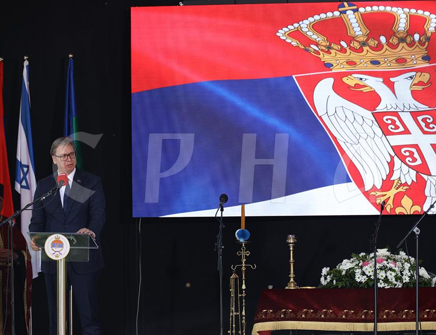 BELGRADE/DONJA GRADINA, APRIL 19 /SRNA/ - The President of Serbia, Aleksandar Vučić, said today in Donja Gradina that there will no longer be tractors or refugee Serbs, nor will anyone ever again carry out genocide or other serious crimes against Serbs, and emphasized that Serbia will always stand by its people.