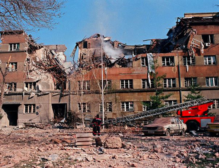 БИЈЕЉИНА, 20. АПРИЛА /СРНА/ - НАТО авијација је током агресије на СР Југославију 21. априла 1999. године са осам пројектила разорила Мајино насеље код Ђаковице и убила најмање десет српских избјеглица, укључујући трогодишњег Марка Ивановића и седмогодишњег Ивана Иванчића.