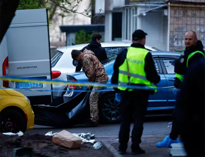 КИЈЕВ, 20. АПРИЛА /СРНА - РИА Новости/ - Број жртава пуцњаве у Кијеву порастао је на седам, након што је у болници преминуо рањени мушкарац, саопштио је градоначелник украјинске пријестонице Виталиј Кличко.