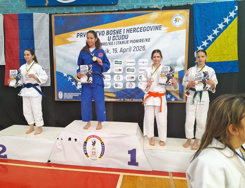 ГАЦКО, 20. АПРИЛА /СРНА/ - Млади џудисти из Гацка освојили су три медаље на првенству БиХ за јуниоре и старије пионире у Зворнику.