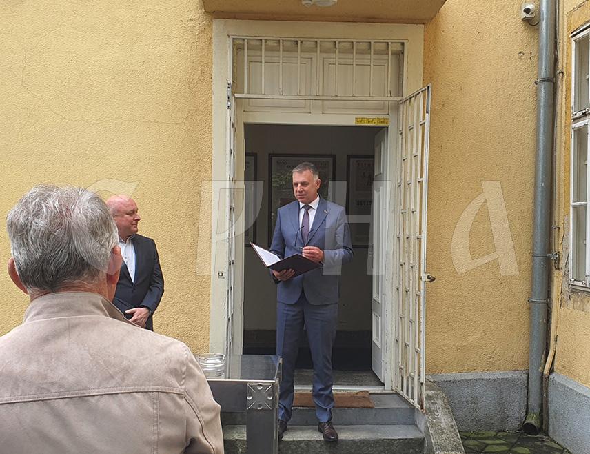 БАЊАЛУКА, 20. АПРИЛА /СРНА/ - Министар просвјете и културе Републике Српске Боривоје Голубовић рекао је да изложба "Штампа у Босанској Крајини 1906–1941", данас отворена у Архиву Републике Српске, истиче чињеницу да су прије 120 година издате прве новине у Бањалуци.