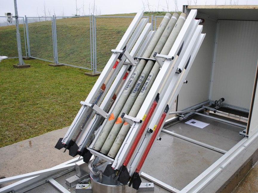 ГРАДИШКА, 20. АПРИЛА /СРНА/ - Директор Противградне превентиве Републике Српске Тихомир Дејановић изјавио је Срни да се вечерас и сутра не очекује појава града на брањеном подручју Српске, јер је тренутно ниска температура ваздуха, али да су дежурне службе приправне да дјелују и већ два дана прате кретање градоносних облака.