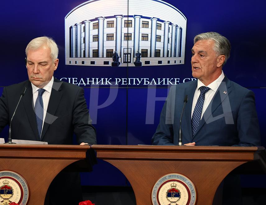 BANJA LUKA, APRIL 21 /SRNA/ – SNSD Leader Milorad Dodik stresses that Republika Srpska and Russia have strategic cooperation and that these relations will gain additional momentum following today's meeting between officials of Srpska and Russia in Banja Luka, as well as an upcoming meeting in Moscow.