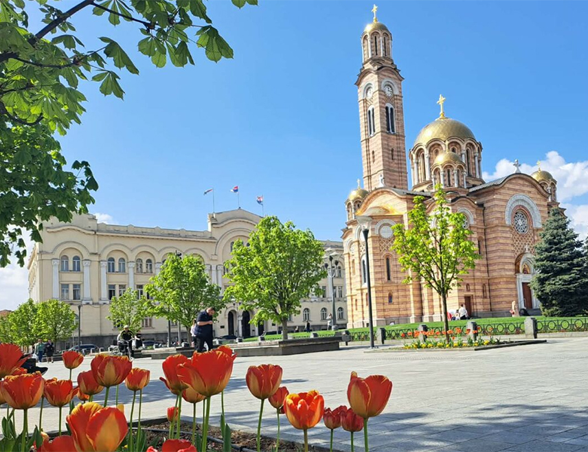 БАЊАЛУКА, 22. АПРИЛА /СРНА/ - У Бањалуци ће данас, поводом обиљежавања Дана града и 81 године од ослобођења од фашизма у Другом свјетском рату, бити одата почаст херојима и положени вијенци на више градских локација, те одржана свечана академија.