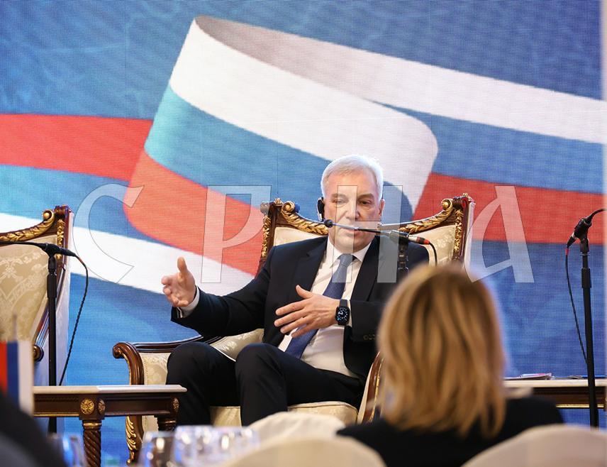 БАЊАЛУКА, 21. АПРИЛА /СРНА/ - Замјеник министра иностраних послова Руске Федерације Александар Грушко изјавио је да је став и процјена Русије да се ОХР користи као инструмент Запада за наставак утицаја не само на спољну политику БиХ, већ и на унутрашњу ситуацију у земљи.