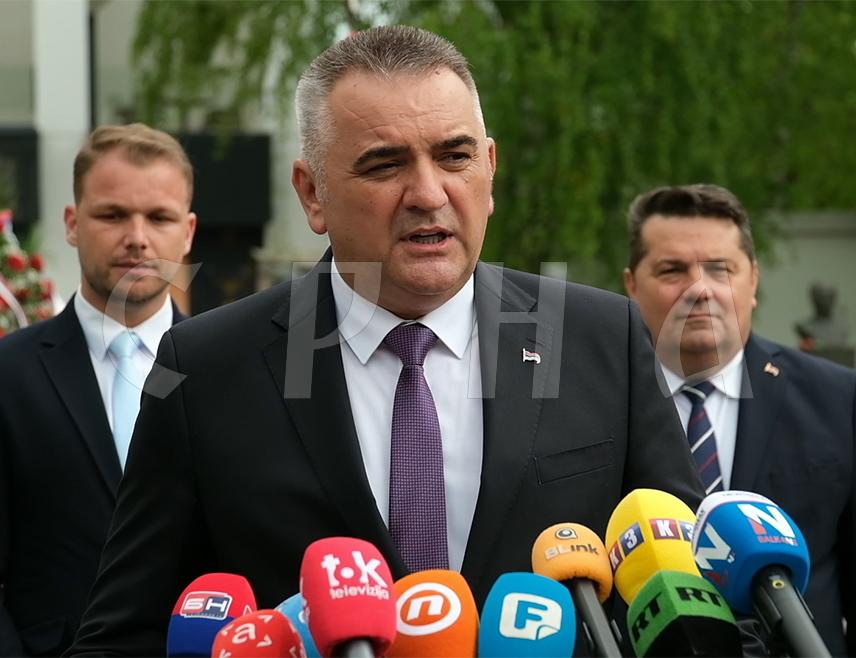 БАЊАЛУКА, 22. АПРИЛА /СРНА/ - Премијер Републике Српске Саво Минић изјавио је данас у Бањалуци да ће Влада Српске наставити реализацију пројеката значајних за развој овога града и његове грађане.