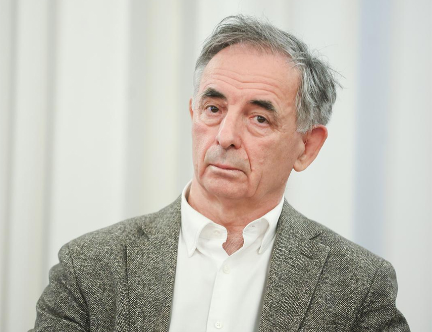 ЗАГРЕБ, 23. АПРИЛА /СРНА/ - Предсједник Самосталне демократске српске странке Милорад Пуповац оцијено је застрашујућим вандализам на Саборном храму Преображења Господњег у Загребу али и истакао да није изненађен због кампање која се води против Српске православне цркве.