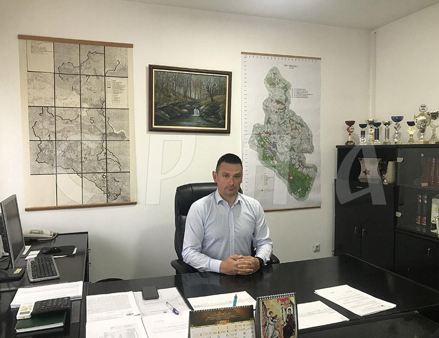 МИЛИЋИ, 23. АПРИЛА /СРНА/ – Шумско газдинство /ШГ/ "Милићи" завршило је 2025. годину са позитивним пословним резултатом од 85.000 КМ, потврђујући статус једног од најуспјешнијих организационих дијелова у оквиру јавног предузећа "Шуме Републике Српске", изјавио је вршилац дужности директора овог газдинства Зоран Кипић.