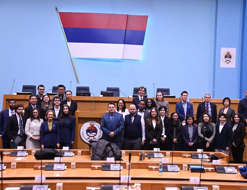 БАЊАЛУКА, 23. АПРИЛА /СРНА/ - Предсједник Народне скупштине Републике Српске Ненад Стевандић упутио је данас захвалност дипломцима са универзитета Харвард и Станфорд на интересовању за рад институција Српске, нагласивши да њихова посјета представља значајан мост између водећих свјетских образовних центара и Републике Српске.