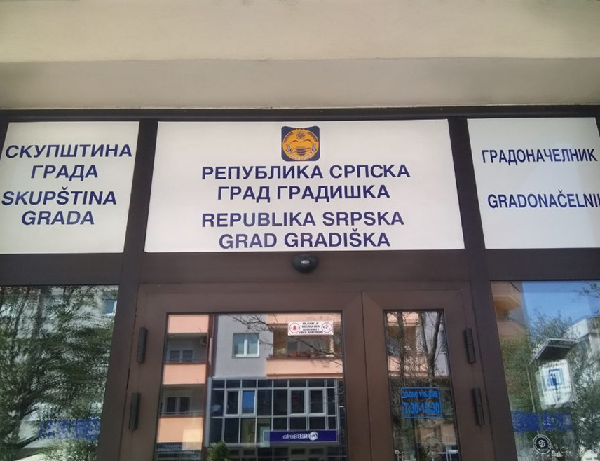 ГРАДИШКА, 24. АПРИЛА /СРНА/ - Градишка ће данас обиљежити Дан града у оквиру којег ће бити отворен и Међународни сајам привреде, пољопривреде, туризма, образовања и запошљавања.