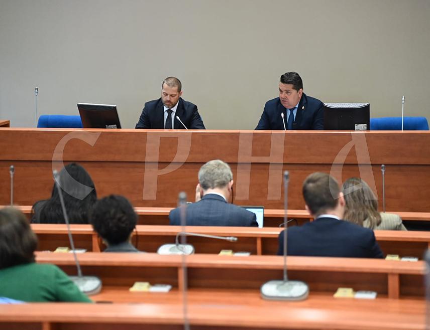 БАЊАЛУКА, 24. АПРИЛА /СРНА/ - Темељи на којима може бити заснован одржив европски пут су равноправност три конститутивна народа у БиХ и поштовање уставних надлежности, рекао је предсједник Народне скупштине Српске Ненад Стевандић на састанку у Бањалуци са представницима Радног тијела за Балкан о европским интеграцијама БиХ и улози Републике Српске у том процесу.