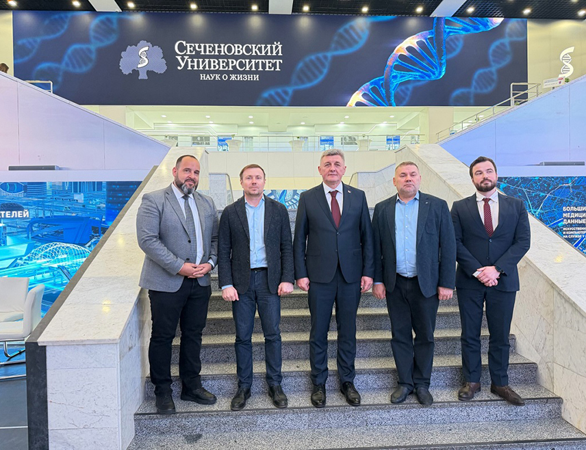 МОСКВА, 24. АПРИЛА /СРНА/ - Министар за научнотехнолошки развој и високо образовање Републике Српске Драга Мастиловић посјетио је данас Први московски државни медицински универзитет "И. М. Сеченов" и изјавио да Република Српска види значајан потенцијал за унапређење сарадње у области високог образовања, науке и здравства.