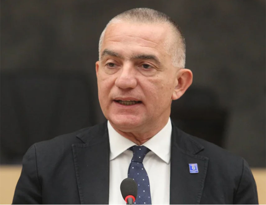 BELGRADE, APRIL 24 /SRNA/ – The prime ministers of Serbia and Republika Srpska, Đuro Macut and Savo Minić, discussed today the possibility of addressing UN bodies if the response from the Hague regarding the release of General Ratko Mladić for treatment is not positive or does not arrive promptly.