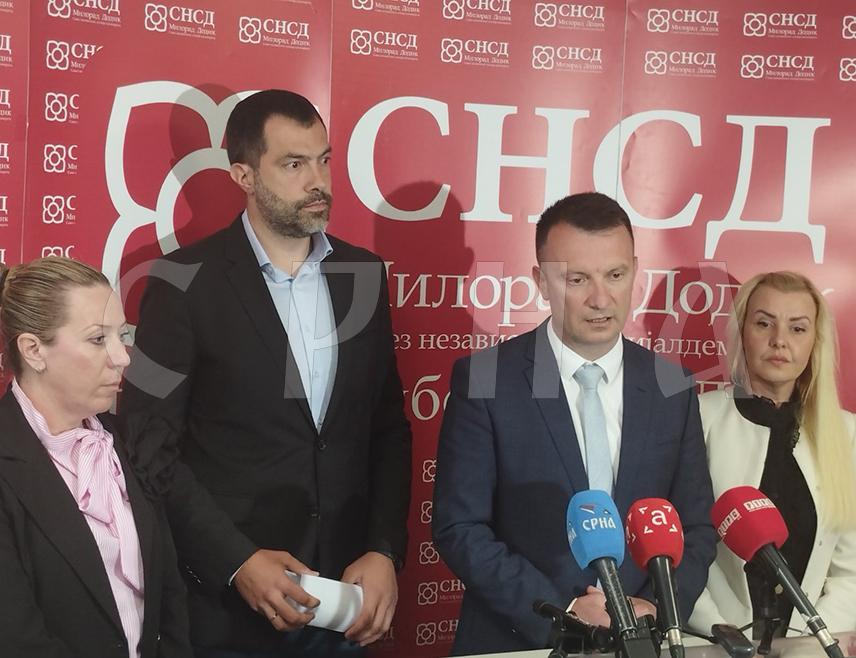 БАЊАЛУКА, 24. АПРИЛА /СРНА/ - Предсједник Градског одбора СНСД-а Бањалука Горан Маричић изјавио је да ова странка неће подржати најављено поскупљење гријања у Бањалуци за 52 одсто.