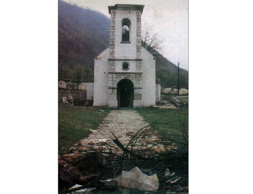 САРАЈЕВО, 24. АПРИЛА /СРНА/ - Одбор за заштиту права Срба у Федерацији БиХ /ФБиХ/ најавио је да ће доказима, фото и видео материјалима прецизирати гдје је све муслиманска војска рушила, минирала и палила српске цркве, капеле и гробља у ФБиХ у протеклом рату, чиме ће демантовати изјаву бошњачких лидера да је њихова војска "чувала вјерске објекте других народа".