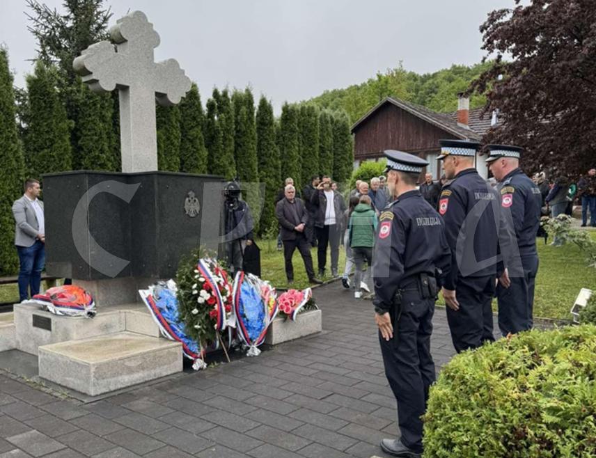 КРУПА НА УНИ, 25. АПРИЛА /СРНА/ - У Доњем Дубовику, административном центру општине Крупа на Уни, данас ће бити обиљежен Дан 11. крупске лаке пјешадијске бригаде у чијим се редовима током минулог рата борило 2.810 борца, од којих је 310 погинуло, а 946 рањено.