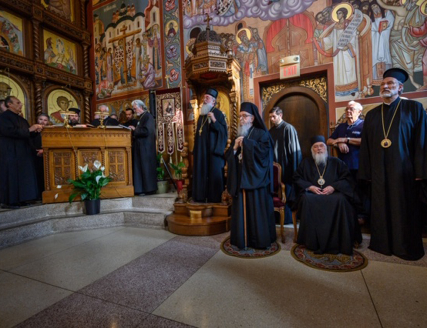 ЧИКАГО, 25. АПРИЛА /СРНА/ - Српске заједнице у Чикагу, Милвокију, Индијани, Рокфорду и цијелим САД упутили су саучешће предсједнику Милораду Додику, истакавши да је у овим тренуцима у мислима и молитвама српског народа у Америци.