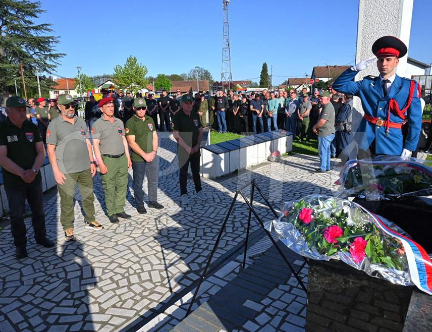 ОБУДОВАЦ, 25. АПРИЛА /СРНА/ - Предсједник Владе Републике Српске Саво Минић изјавио је данас у Обудовцу да је Специјални батаљон Друге посавске бригаде Војске Републике Српске представљао сигурност за српско становништво овог краја у Одбрамбено-отаџбинском рату.